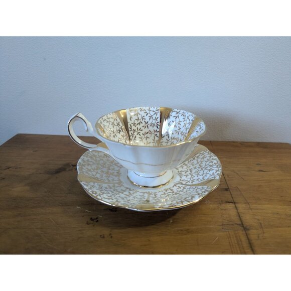 Queen Anne Tea Cup Saucer Wedding Anniversary Design Gold Trim England Vintage - Picture 8 of 16